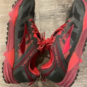 Brooks Cascadia 11 GTX Trail Runners lightly used